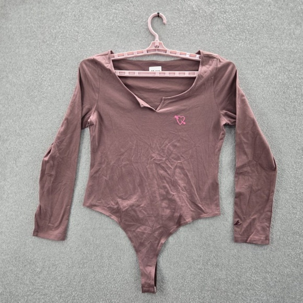 PINK Victoria's Secret Women Bodysuit M Heart‎ With Arrow Embroidery